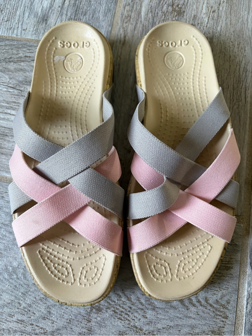 CROCS Women’s Pink and Gray Crisscross Stretch Sandals 7